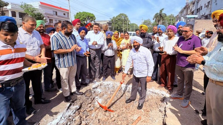 MLA Mohali Kulwant Singh Launches Sewerage Pipeline Project in Phase-3B2, Promises Relief to Residents