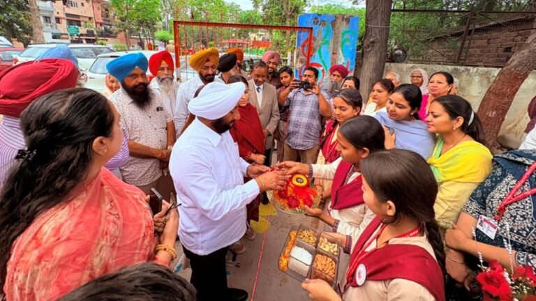 Mohali MLA Kulwant Singh Inaugurates LED Panels at PM Shri Govt High School Phase-5, Strengthening Digital Learning