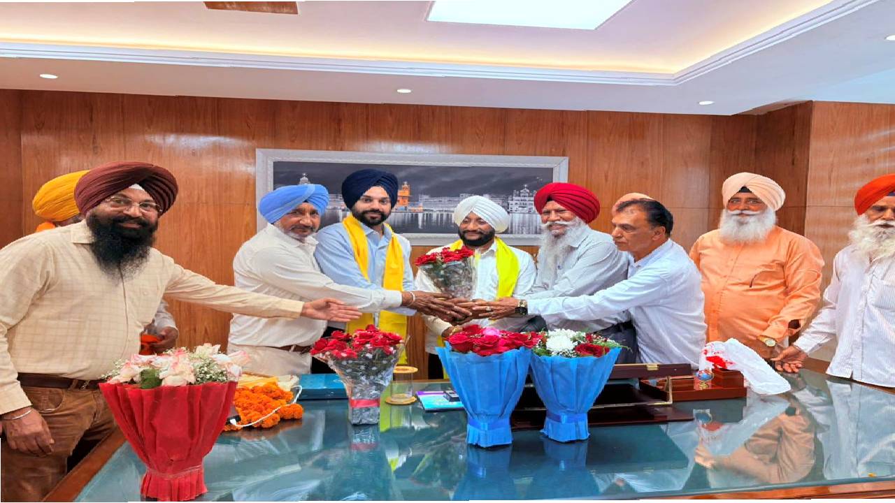 Kulwant Singh Reviews Mohali Development with MC Officials