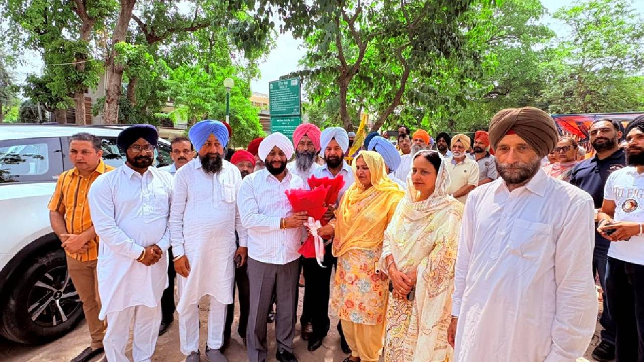 MLA Kulwant Singh interacting with residents during an election campaign in support of Bibi Kuldeep Kaur in Ward 37, Mohali.
