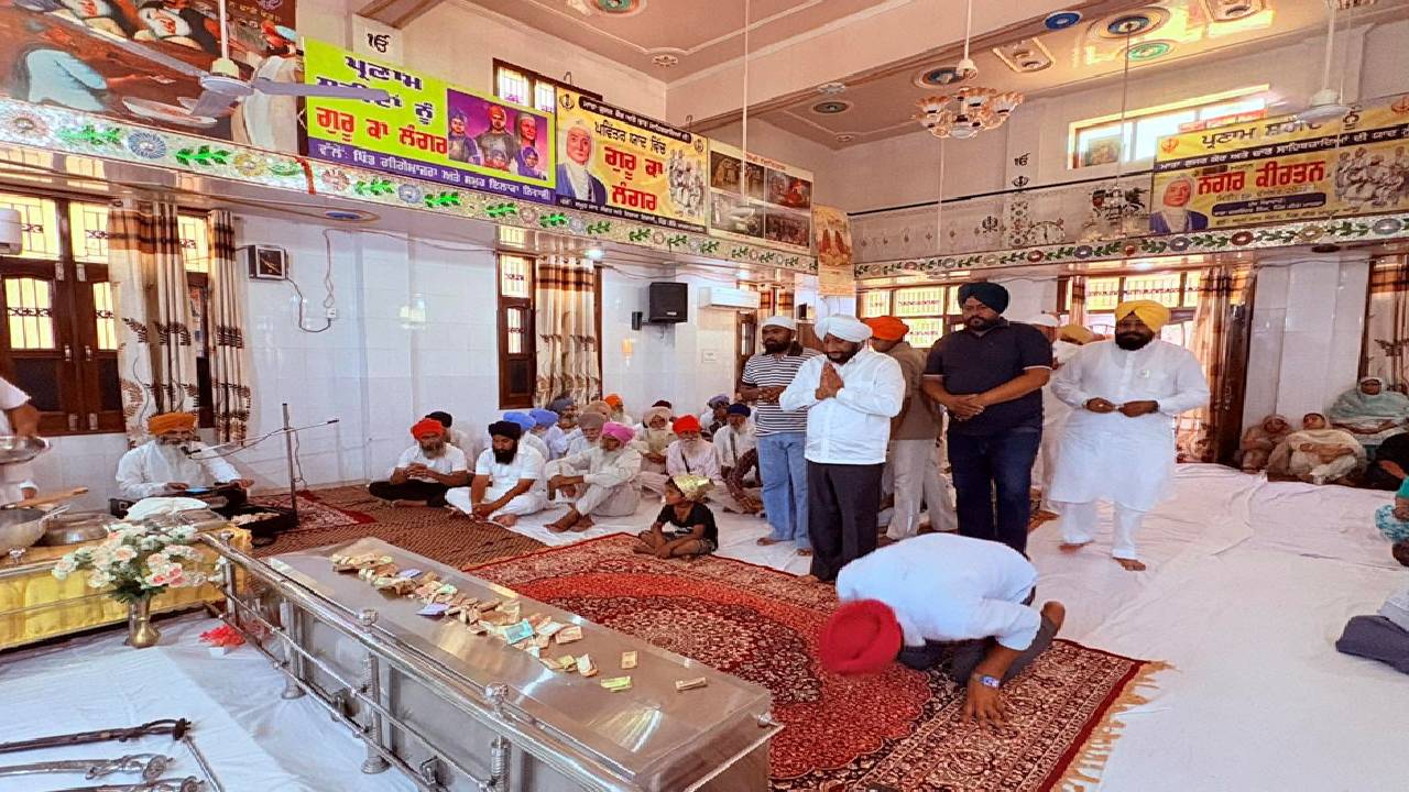 MLA Kulwant Singh attending the final Ardaas ceremony in village Gige Majra and offering condolences to the bereaved family