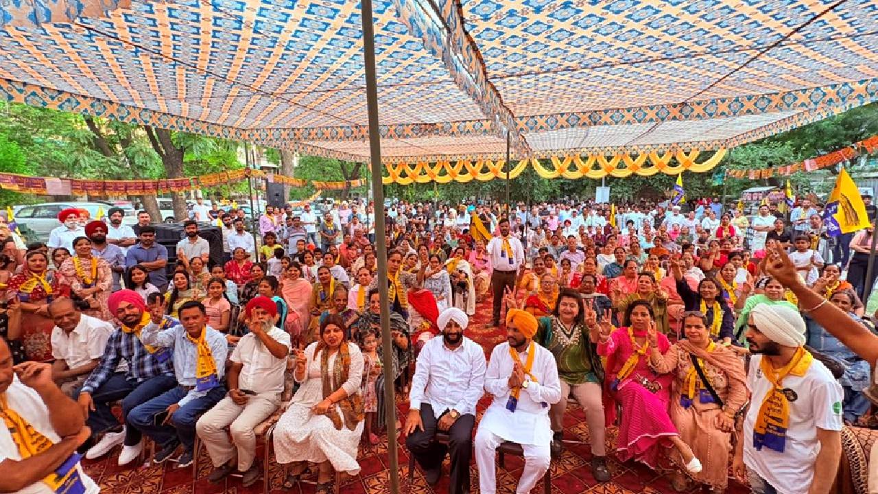 MLA Kulwant Singh interacting with residents during an election campaign in support of Gurjit Singh in Ward 32, Mohali.