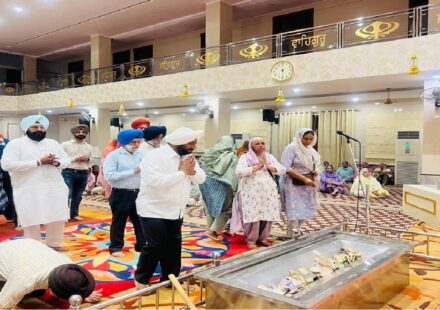 MLA Kulwant Singh attending a Kirtan Darbar at Gurdwara Sahib Sector 71 Mohali and congratulating S. Bachchan Singh Boparai on his Municipal Corporation election victory.
