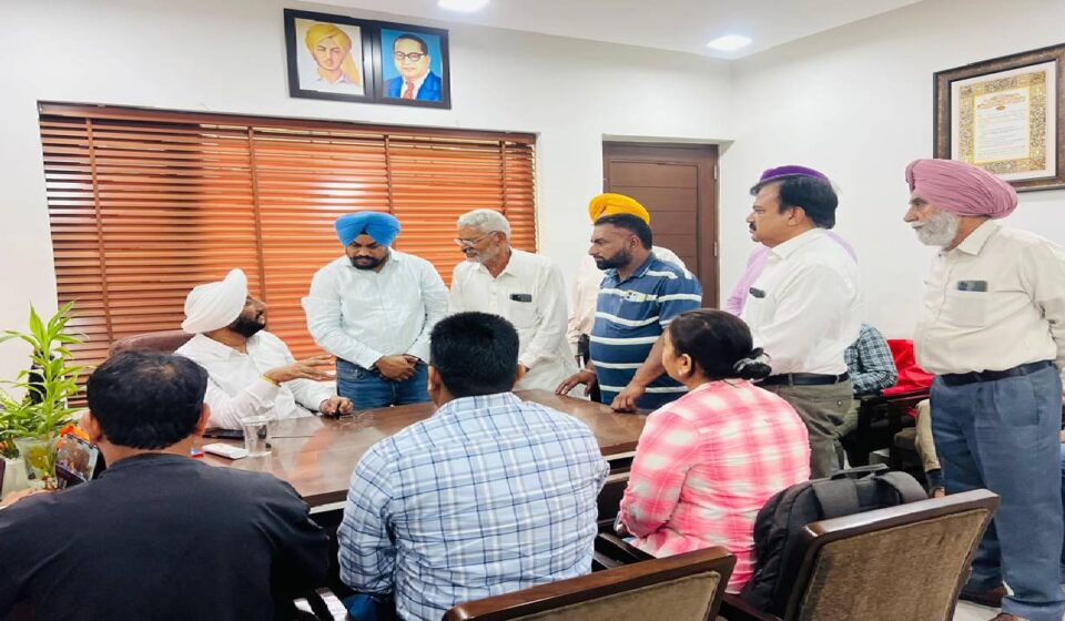 MLA Kulwant Singh interacting with Mohali residents, listening to public concerns and discussing solutions for local development and citizen services in SAS Nagar Mohali