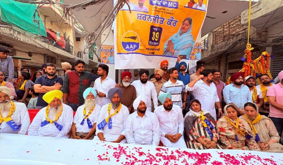 MLA Kulwant Singh interacting with residents during an election campaign in support of Bibi Sharanjit Kaur in Ward 39, Mohali.