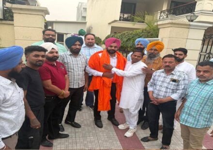 Mayor Sarabjeet Singh Samana receives congratulations from Aman Kumar Paswan, Kuldeep Singh, and community leaders at his office in Mohali