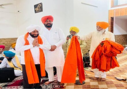 MLA Kulwant Singh attending Sri Akhand Path Sahib in village Bhagomajra and congratulating Rajinder Singh Ji and his family on his retirement