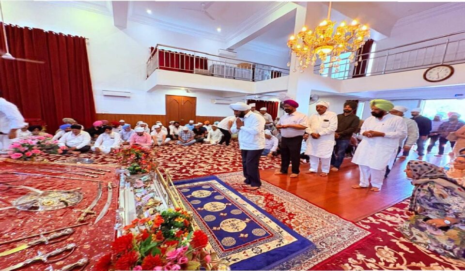 MLA Kulwant Singh attending the final Ardaas of Sardarni Harjeet Kaur Tandan Ji at Gurdwara Nanak Darbar Sector 91 Mohali and offering condolences to the family