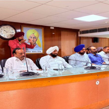 MLA Kulwant Singh meeting the Mayor, Deputy Mayors, and councillors at the Mohali Municipal Corporation office to discuss ward development and civic infrastructure.