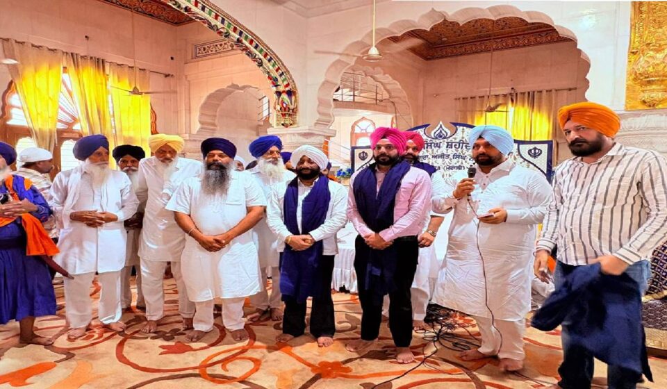 MLA Kulwant Singh attending a thanksgiving ceremony at Gurdwara Sahib with newly elected Ward No. 39 Councillor Bibi Sharanjeet Kaur and her family in Mohali.