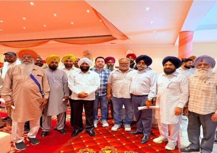 MLA Kulwant Singh interacting with community volunteers during a meeting in SAS Nagar Mohali to discuss local development works and public welfare initiatives.