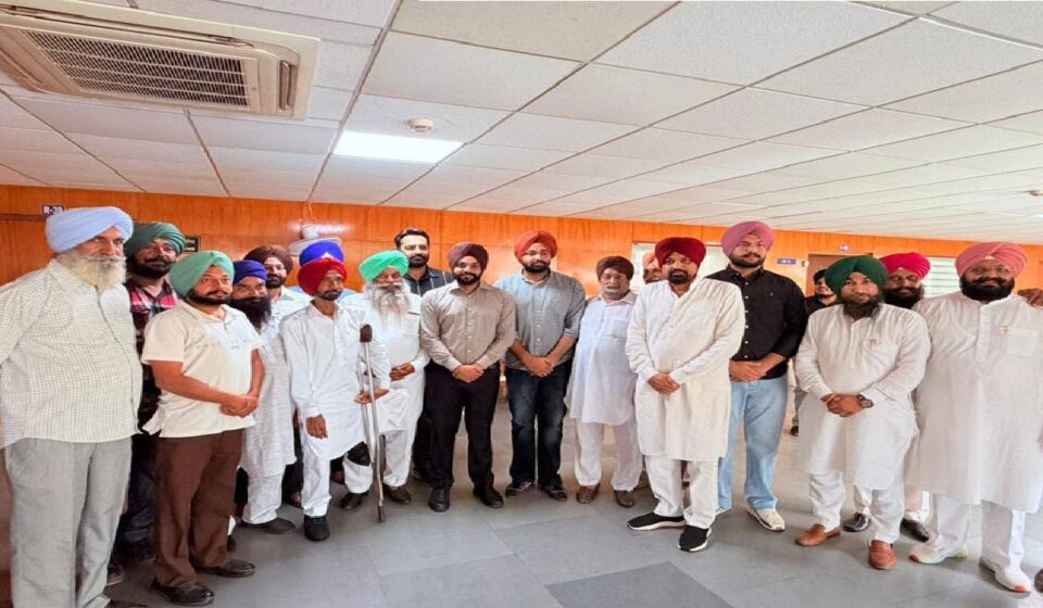 Mayor Sarabjeet Singh Samana meeting residents from different areas of SAS Nagar Mohali at his office to discuss civic issues and public services