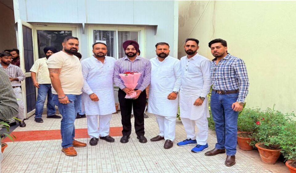 Sarpanch Aman from Samana Kalan meets Mayor Sarabjeet Singh Samana at his office to congratulate him on being elected Mayor of Mohali.