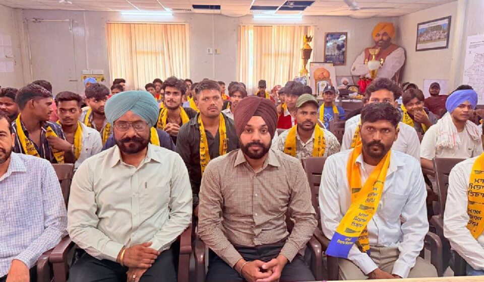 Mayor Sarabjeet Singh Samana welcomes residents of Amb Sahib Colony, Mohali, as they join the Aam Aadmi Party during a community programme