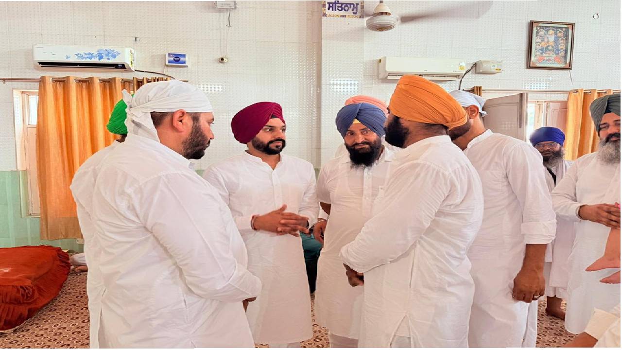Mayor Sarabjeet Singh Samana attends the Antim Ardas of late Ujagar Singh Saini at Kurda village in SAS Nagar Mohali and offers condolences to the family