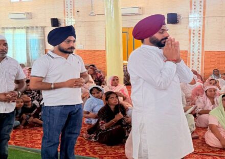 Mayor Sarabjeet Singh Samana attends the Antim Ardas of late Harbans Kaur Ji at Gurdwara Nanaksar Sahib in Raipur Kalan, Mohali, and offers condolences to the family.