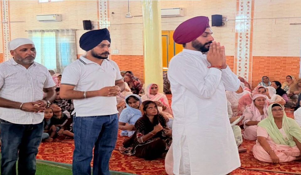 Mayor Sarabjeet Singh Samana attends the Antim Ardas of late Harbans Kaur Ji at Gurdwara Nanaksar Sahib in Raipur Kalan, Mohali, and offers condolences to the family
