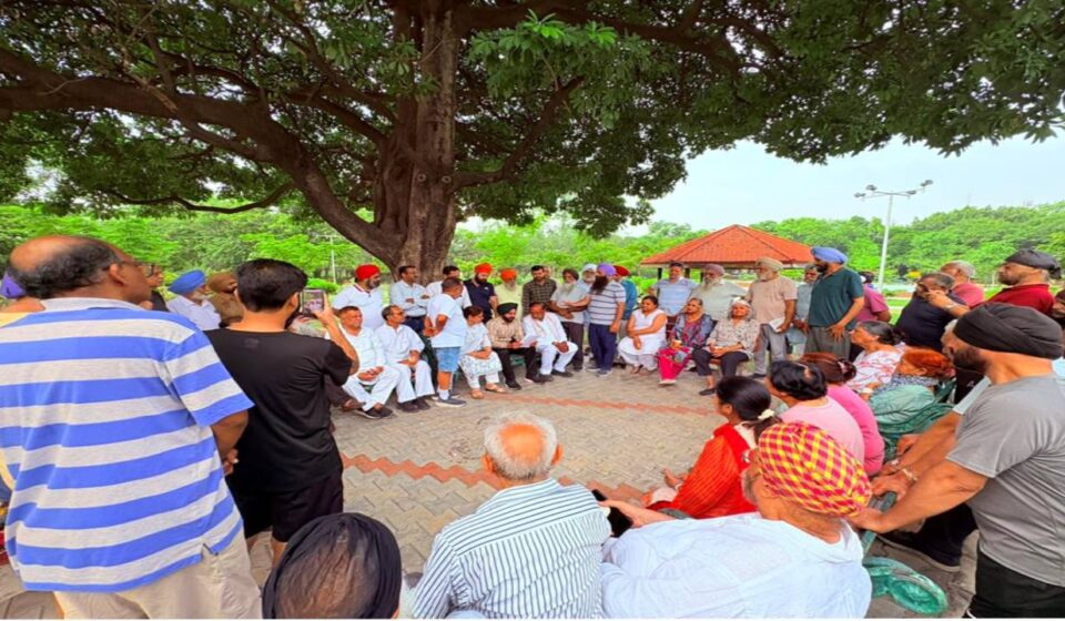 Mayor Sarabjeet Singh Samana meeting residents of Dheer Park in Sector 64, Mohali, to discuss civic issues and local development.