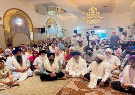 Mayor Sarabjeet Singh Samana offers prayers at Gurdwara Akal Ashram, Sohana, and meets Bhai Davinder Singh Ji Khalsa before the Gurmat Prachar tour.