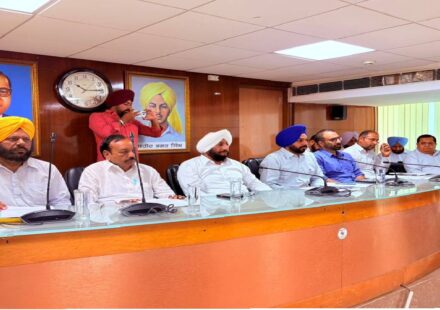 Mayor Sarabjeet Singh Samana chairs a meeting with the Senior Deputy Mayor, Deputy Mayor, and councillors at the Municipal Corporation Office in Mohali to discuss ward development issues.