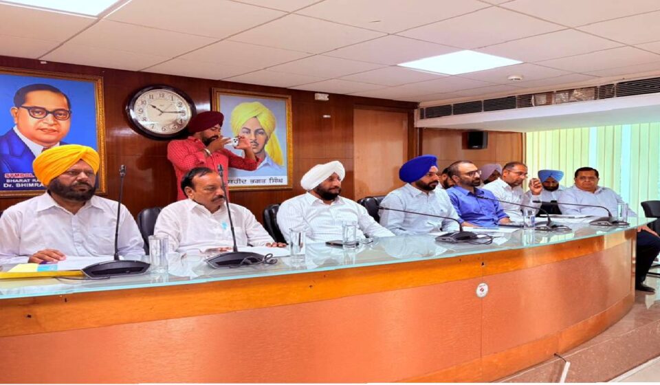 Mayor Sarabjeet Singh Samana chairs a meeting with the Senior Deputy Mayor, Deputy Mayor, and councillors at the Municipal Corporation Office in Mohali to discuss ward development issues.