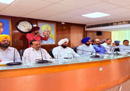 Mayor Sarabjeet Singh Samana chairs a meeting with the Senior Deputy Mayor, Deputy Mayor, and councillors at the Municipal Corporation Office in Mohali to discuss ward development issues.