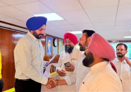 Mayor Sarabjeet Singh Samana meeting residents of SAS Nagar Mohali to listen to civic issues and public grievances