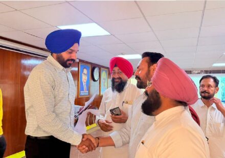 Mayor Sarabjeet Singh Samana meeting residents of SAS Nagar Mohali to listen to civic issues and public grievances