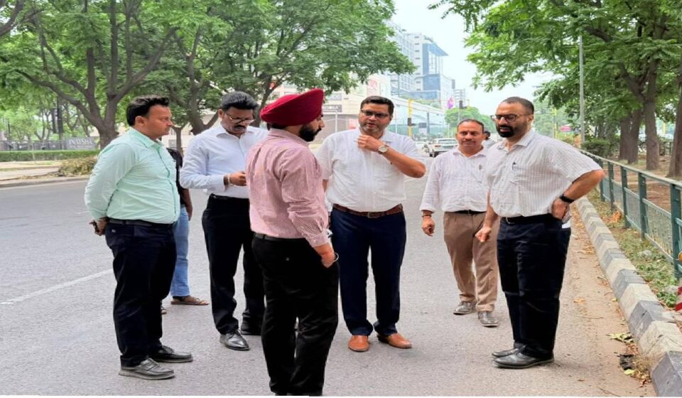 Mayor Sarabjeet Singh Samana inspecting sewerage lines, roads, and drain cleaning works in Sector 70, Sector 71, and Phase 4 of SAS Nagar Mohali before the monsoon