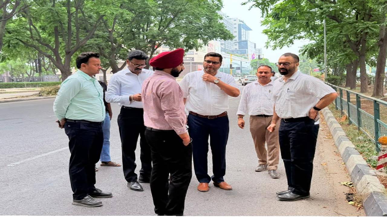 Mayor Sarabjeet Singh Samana inspecting sewerage lines, roads, and drain cleaning works in Sector 70, Sector 71, and Phase 4 of SAS Nagar Mohali before the monsoon
