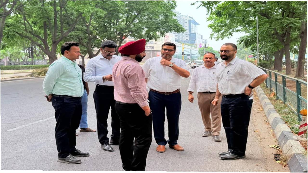 Mayor Sarabjeet Singh Samana inspecting sewerage lines, roads, and drain cleaning works in Sector 70, Sector 71, and Phase 4 of SAS Nagar Mohali before the monsoon
