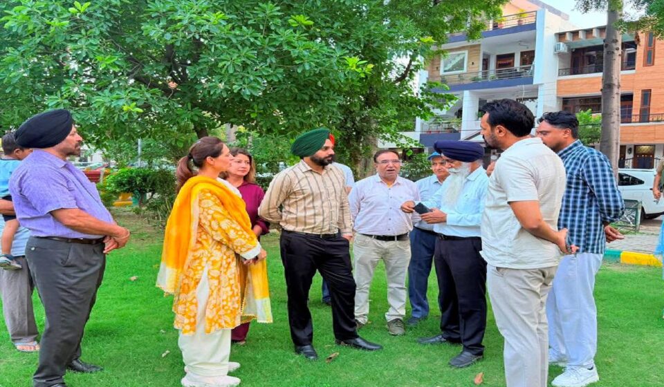 Mayor Sarabjeet Singh Samana visits the park in Ward 33, Sector 70, Mohali, interacts with residents, and inspects cleanliness and drainage works