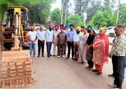 Mayor Sarabjeet Singh Samana inspects storm sewer cleaning work and flood prevention measures from Madanpur Chowk to Diplast Chowk in Mohali