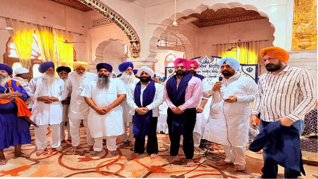 Mayor Sarabjeet Singh Samana attends the thanksgiving Path organised by Ward 39 Councillor Bibi Sharanjeet Kaur Ji at a Gurdwara Sahib in Mohali