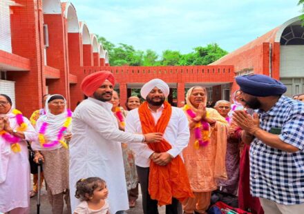 Senior pilgrims depart from Sector 70 Mohali under the Chief Minister Tirath Yatra Scheme.