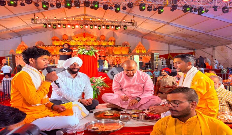 MLA Kulwant Singh and Chief Minister Bhagwant Singh Mann participating in the 'One Evening in the Name of Lord Shiva' programme in Mohali.