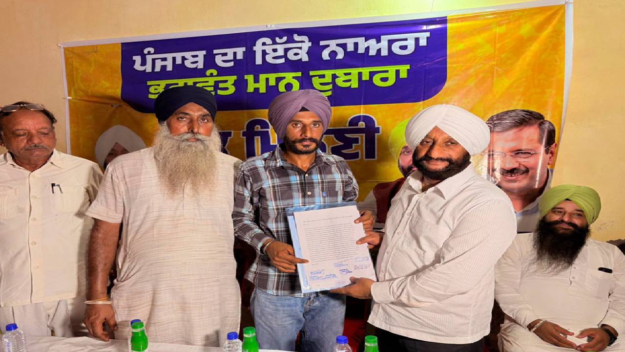 MLA Kulwant Singh interacts with villagers during a public meeting at Maujpur village in Mohali.