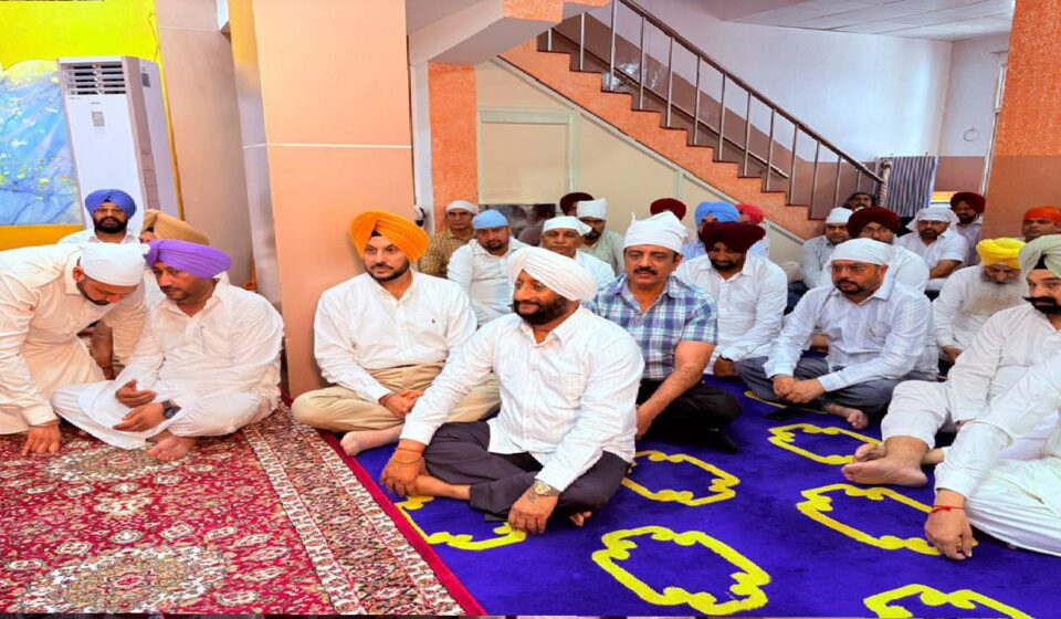 MLA Kulwant Singh attends the Antim Ardas of Sardar Sadhu Singh Ji in Phase 3B1 Mohali.