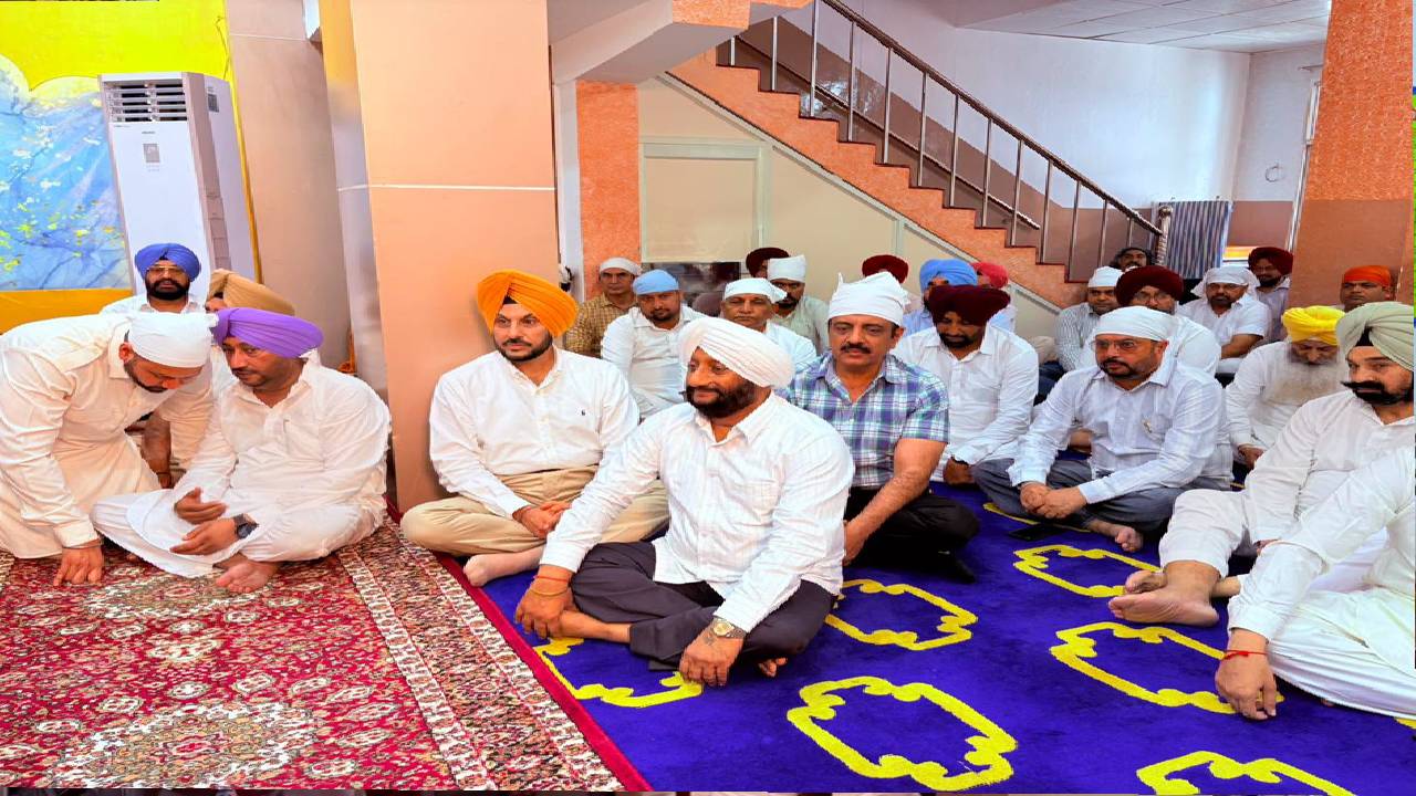 MLA Kulwant Singh attends the Antim Ardas of Sardar Sadhu Singh Ji in Phase 3B1 Mohali.