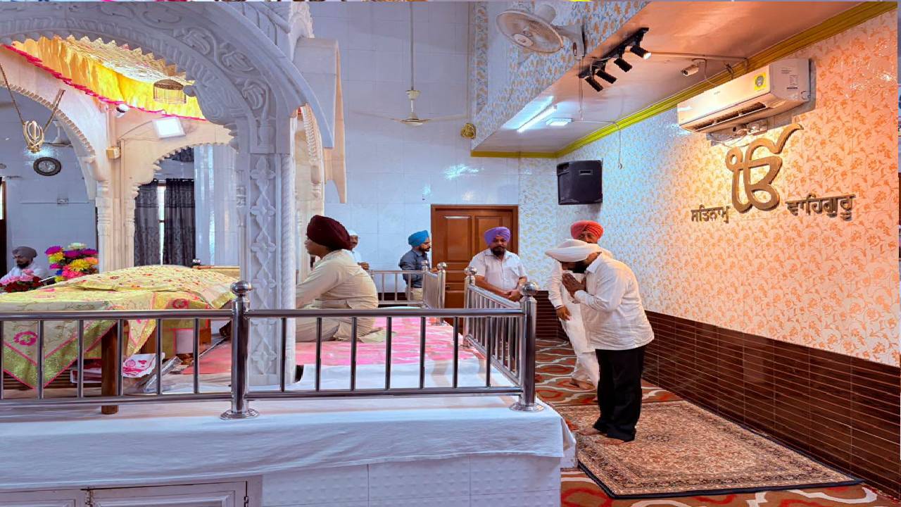 MLA Kulwant Singh attends the Antim Ardas of Usha Rani Chaudhary at Gurdwara Singh Sabha Phase 9 Mohali