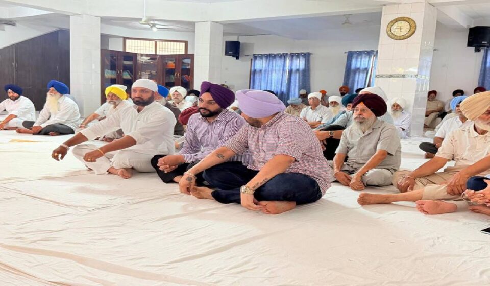 Mayor Sarabjeet Singh Samana attends the Antim Ardas of Sardarni Avtar Kaur Bhalla Ji at Gurdwara Sahib in Phase 2 Mohali and offers condolences to the family