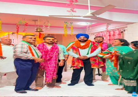 Mayor Sarabjeet Singh Samana attends the Bhajan Sandhya at Durga Mata Mandir in Phase 10 Mohali and receives the blessings of Mata Rani
