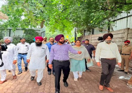 Mayor Sarabjeet Singh Samana inspects RMC points at Phase 3A, Phase 6 and Mataur in Mohali and reviews waste management and cleanliness arrangements
