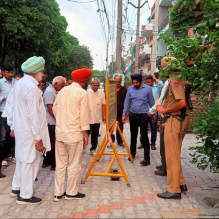Mayor Sarabjeet Singh Samana inspects parks, roads, drains, and cleanliness arrangements in Sector 70, Ward 34, Mohali.