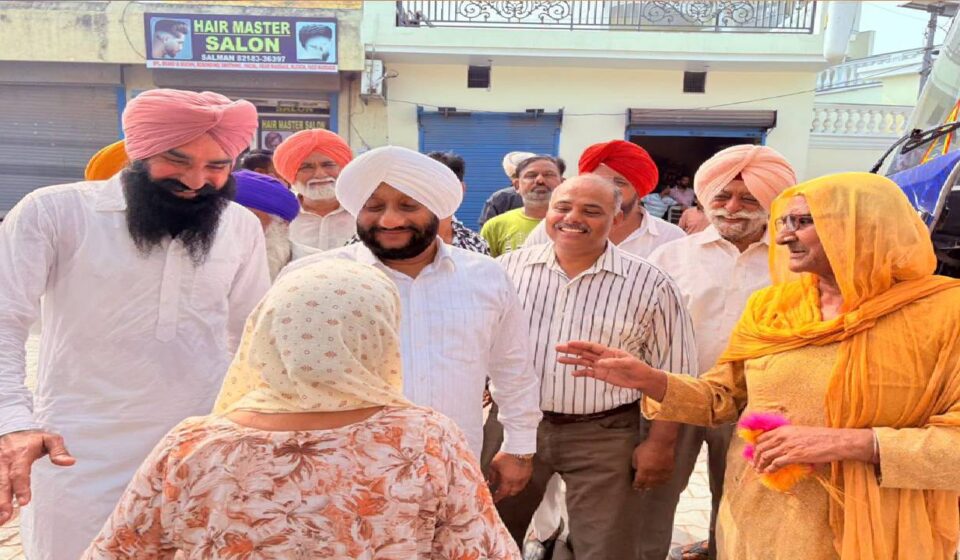 Senior pilgrims depart from Saneta village in Mohali under the Chief Minister Tirath Yatra Scheme.