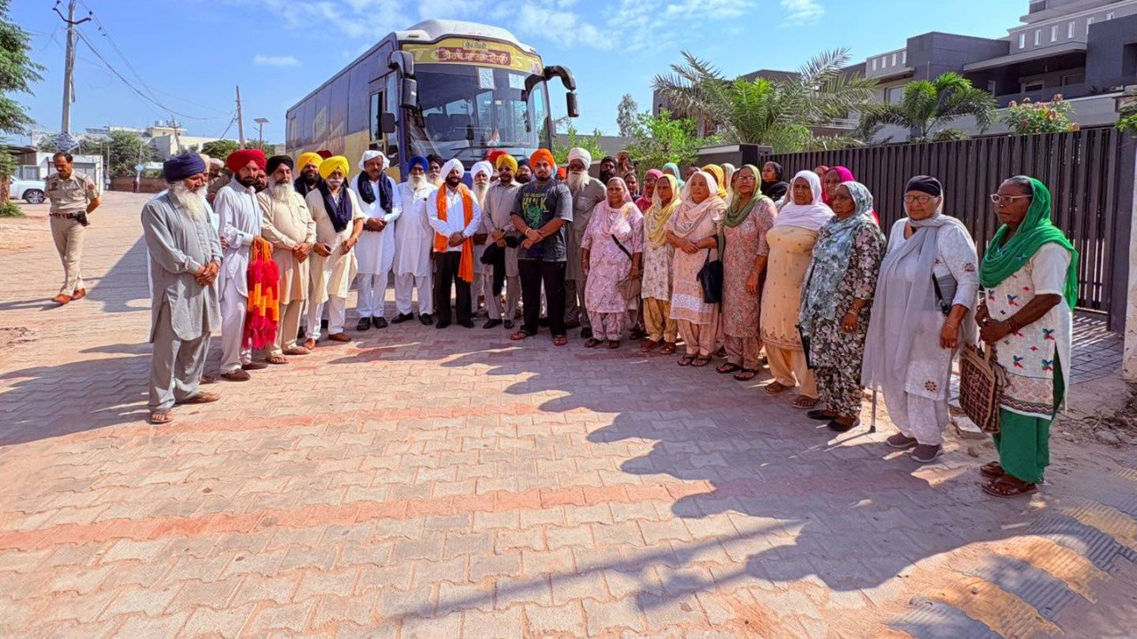Chief Minister's pilgrimage scheme bus carrying elderly pilgrims from Daidi village