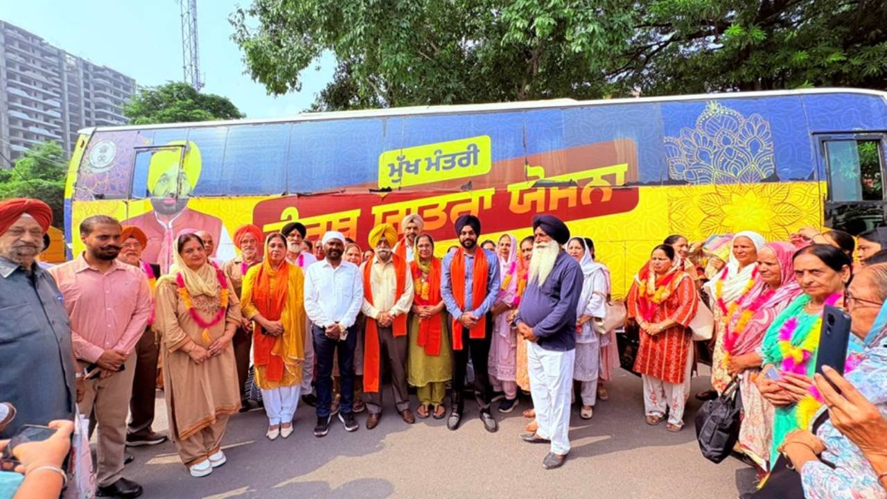 Mayor Sarabjeet Singh Samana flags off a bus of elderly pilgrims from Sector-67 Mohali