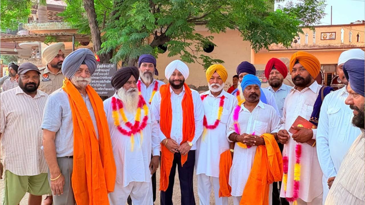 Two buses carrying elderly pilgrims from Saidpur and Rurka villages of Mohali flagged off under the Chief Minister’s Pilgrimage Scheme.