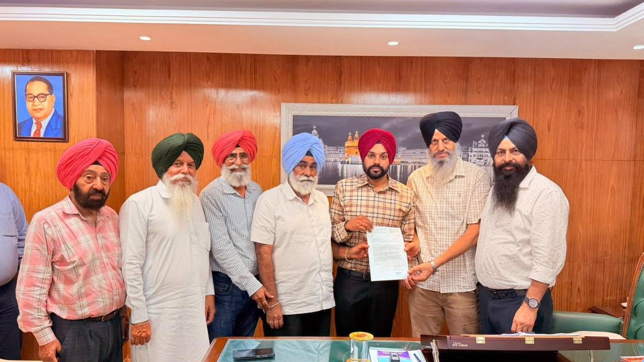 Mohali public grievances raised before Sarabjeet Singh Samana