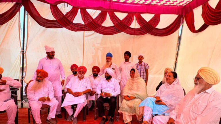 Kulwant Singh Attends Gurmat Samagam at Sector 104 Gurdwara